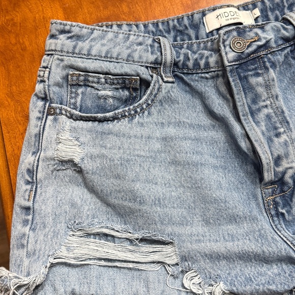 Hidden Los Angeles Distressed Denim Shorts size large - Picture 4 of 7